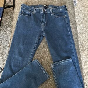 Paige Lennox woman’s skinny jeans in size w/33 inseam 31.5’ in gently used cond